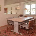 Three-bedroom In Prázdninový dům