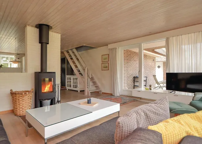 Three-bedroom In Feriehus Blåvand