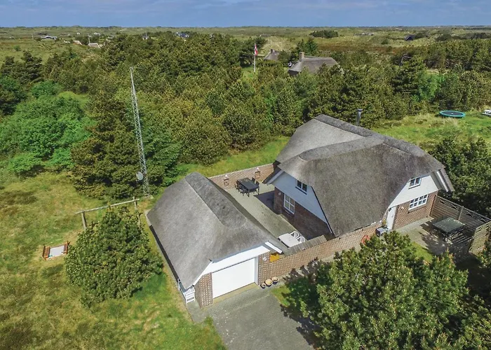 Feriehus Three-bedroom In Blåvand